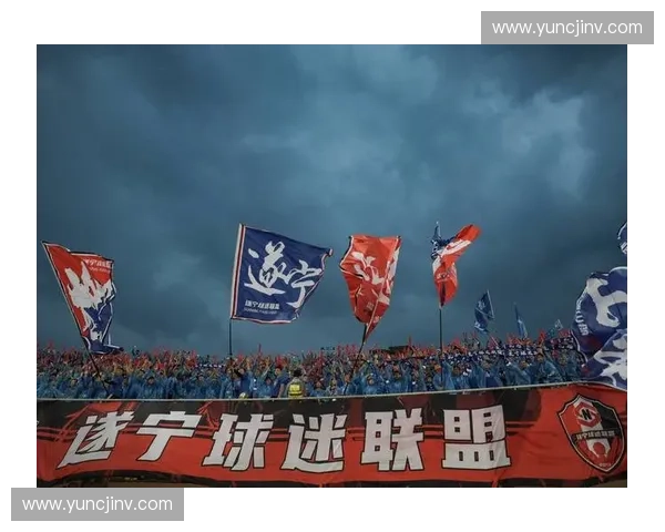 某市成功举办年度城市足球联赛全面推动全民健身与体育产业发展